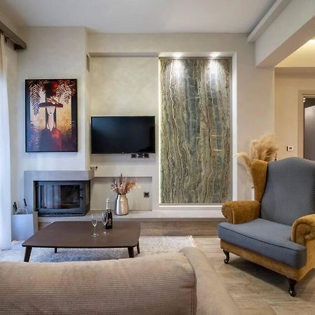 Maison De Luxx A10, Cozy Apartment With Garden In Larissa Bagian luar foto